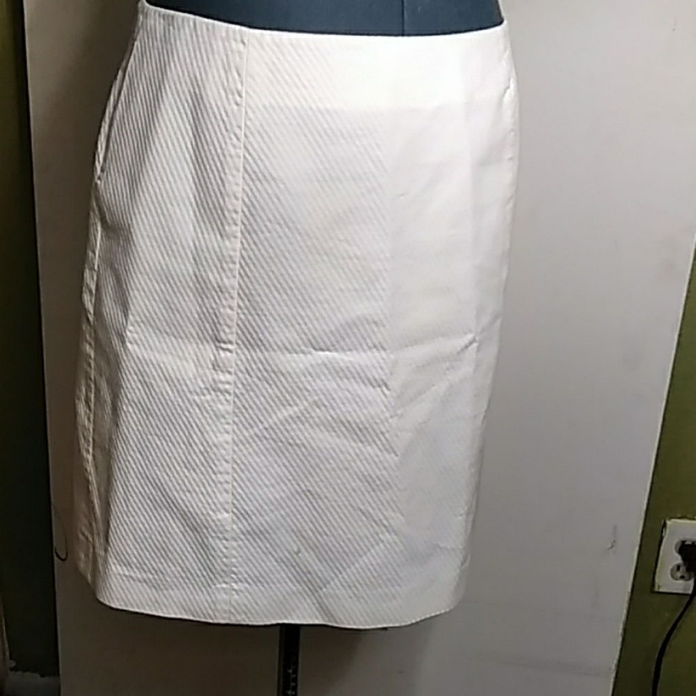 Anne Klein plain white skirt